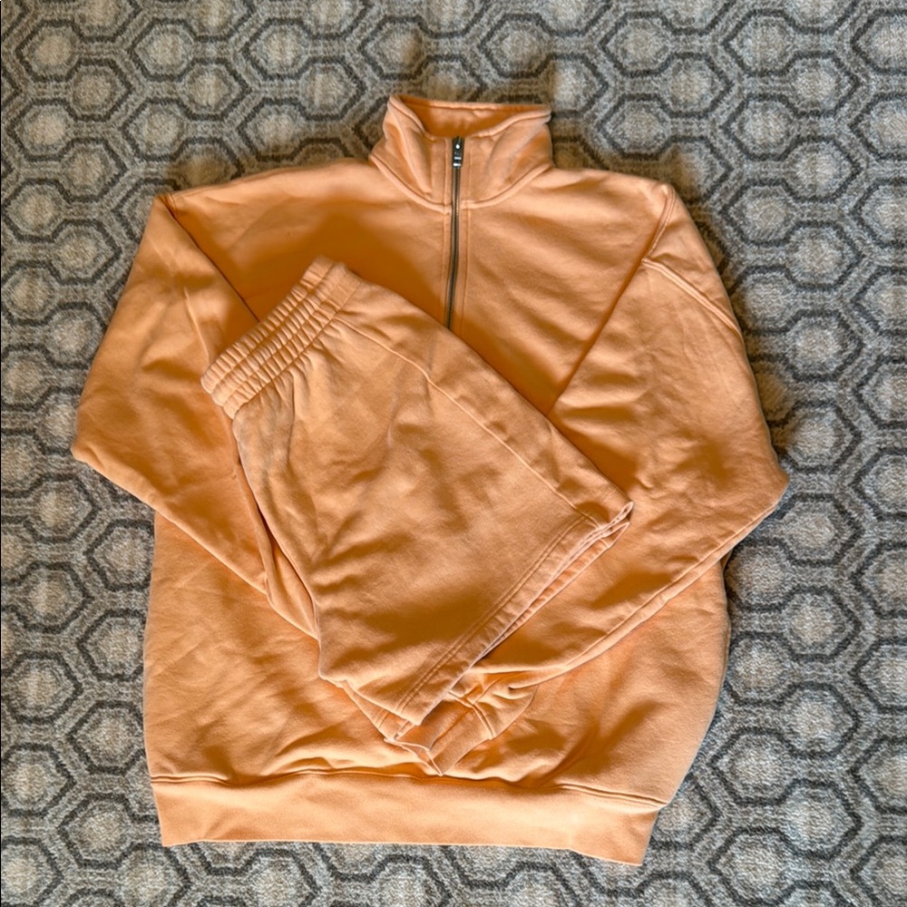 Aritzia Orange Women’s Sweat Set
